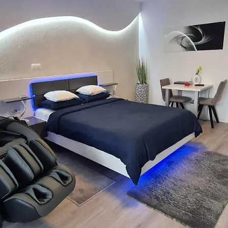Studio-Apartment Val - Luxury Massage Chair - Private Spa- Hot Tub, Infrared Sauna, , Parking With Video Surveillance, Entry With Pin 0 - 24H, Free Cancellation 24 Hours Before Check In Slavonski Brod Exterior photo